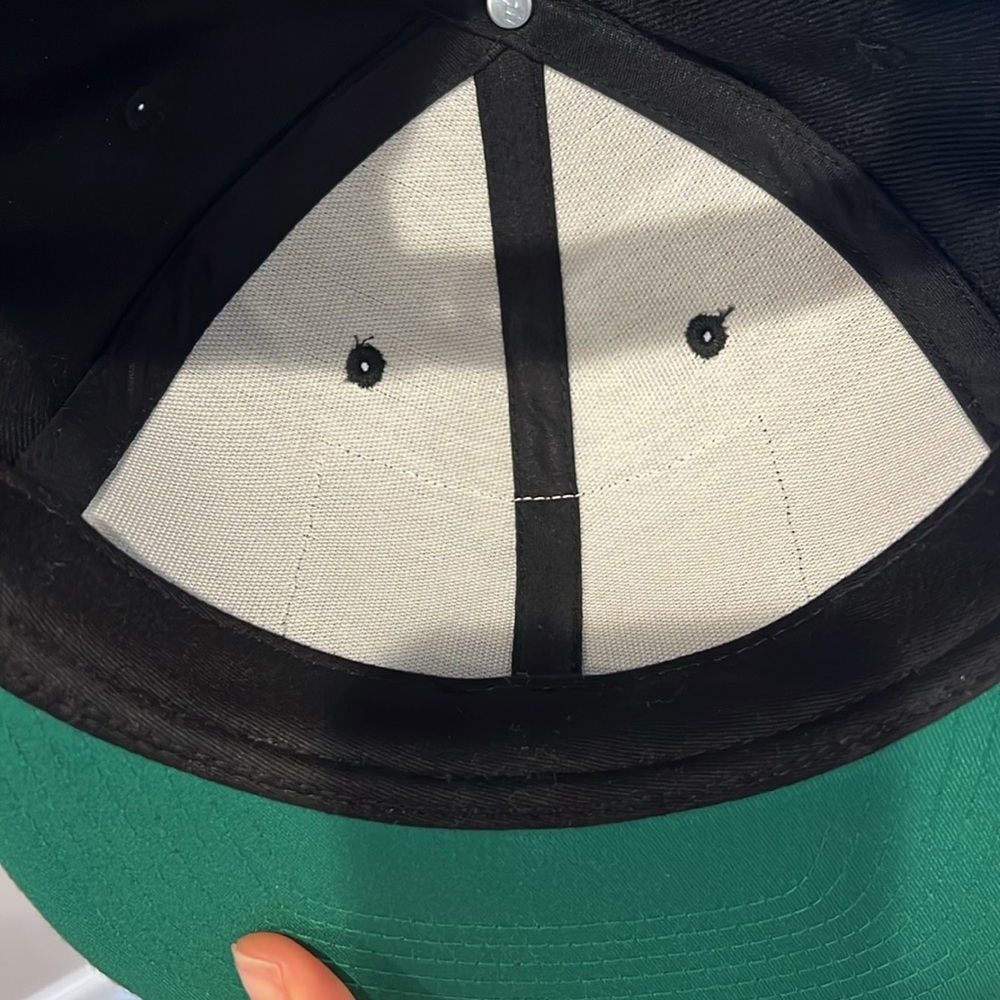 Snapback hat - Picture 3 of 3